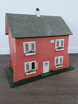 Lot 143 - DOLL HOUSE
