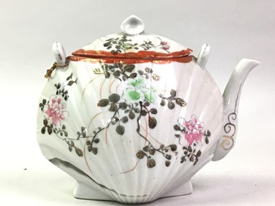 Lot 346 - JAPANESE KUTANI TEAPOT