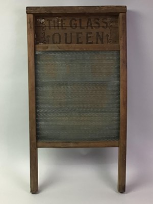 Lot 220 - VINTAGE WASHBOARD