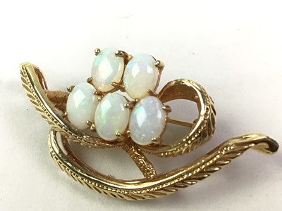 Lot 277 - OPAL BROOCH