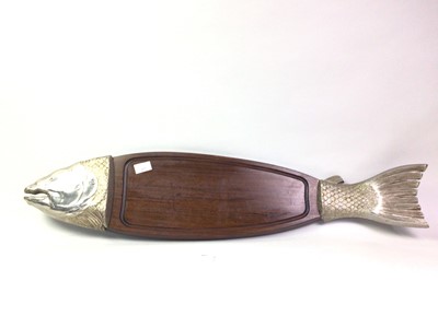 Lot 425 - MAHOGANY AND PLATED FISH PLATTER