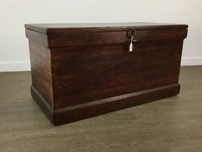 Lot 433 - STAINED WOOD BLANKET CHEST