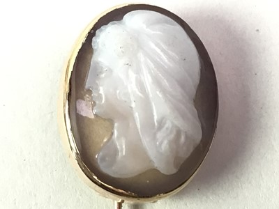 Lot 455 - HARDSTONE CAMEO