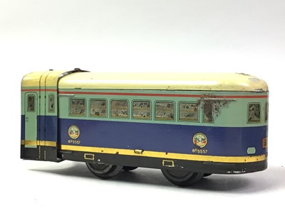 Lot 528 - GROUP OF HORNBY RAILWAY ITEMS