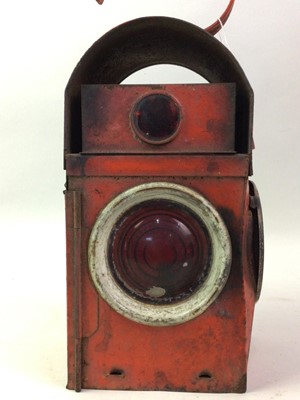 Lot 466 - RED KENYON SUPREME RAILWAY LANTERN