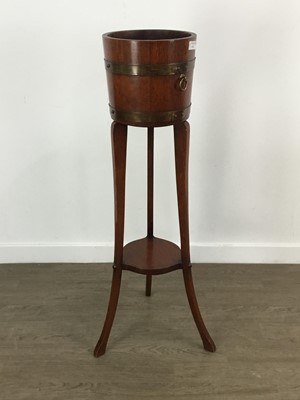 Lot 474 - LISTER OAK PLANTER