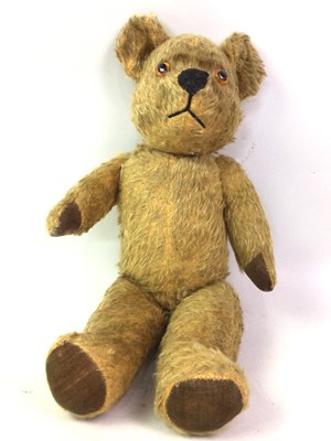 Lot 492 - VINTAGE 'PEDIGREE' BLOND PLUSH TEDDY BEAR