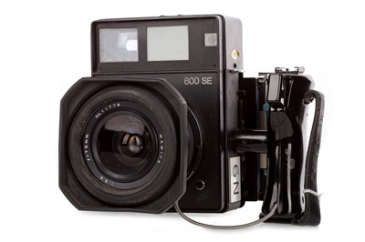 Lot 980 - POLAROID 600 SE CAMERA