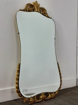 Lot 370 - WALL MIRROR