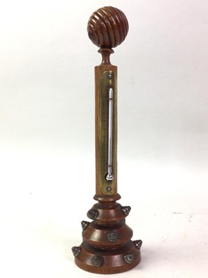 Lot 502 - DESK THERMOMETER