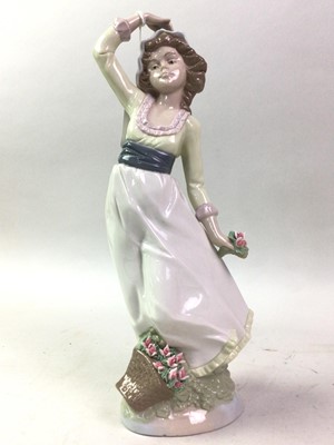 Lot 587 - GROUP OF CERAMIC FIGURES