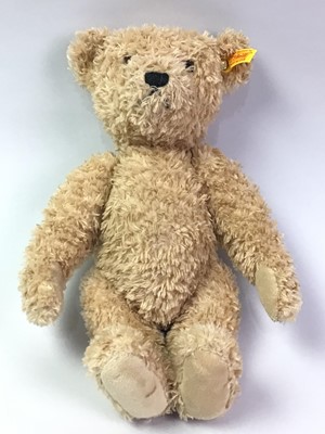 Lot 593 - GROUP OF TOY BEARS