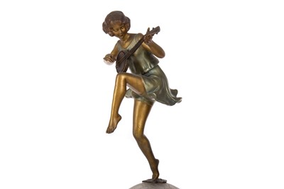Lot 510 - ART DECO BRONZED SPELTER FIGURAL TABLE LAMP
