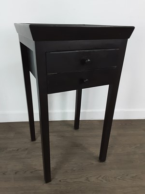 Lot 569 - PAIR OF MODERN BEDSIDE TABLES