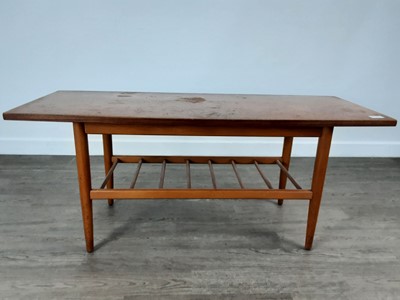 Lot 649 - MID CENTURY TEAK COFFEE TABLE