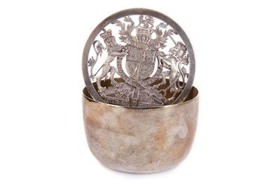 Lot 1014 - QUEEN ELIZABETH II SILVER CIRCULAR BOWL