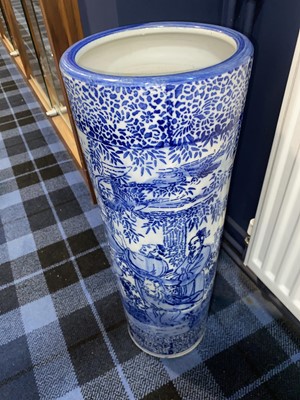 Lot 51 - CHINESE BLUE & WHITE STICK STAND