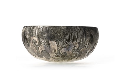 Lot 1025 - * CONTEMPORARY SILVER BOWL