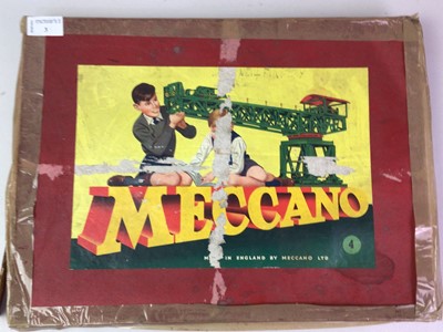 Lot 261 - MECCANO SET