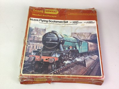 Lot 16 - GROUP OF MODEL RAILWAY ACCESSORIES