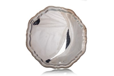 Lot 1031 - ELIZABETH II SILVER SALVER