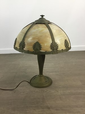 Lot 600 - ART NOUVEAU SLAG GLASS TABLE LAMP