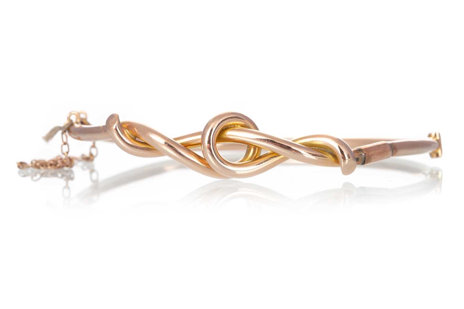 Lot 439 - VICTORIAN BANGLE