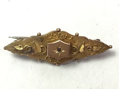 Lot 206 - NINE CARAT GOLD BROOCH