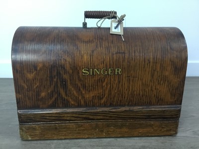 Lot 190 - VINTAGE SINGER PORTABLE SEWING MACHINE