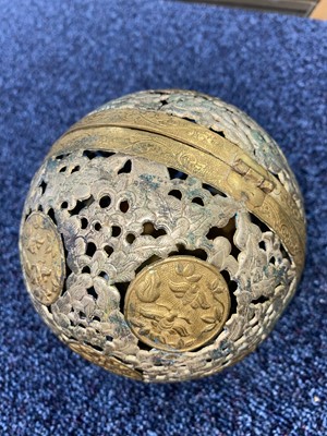 Lot 1478 - CHINESE/TIBETAN WHITE METAL AND BRASS INCENSE HOLDER
