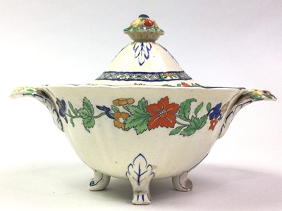 Lot 101 - GROUP OF CERAMICS