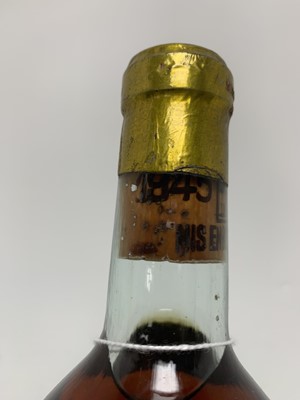 Lot 46 - CHATEAU D'YQUEM 1945 PREMIER CRU