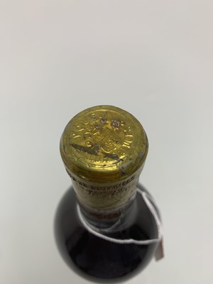 Lot 46 - CHATEAU D'YQUEM 1945 PREMIER CRU