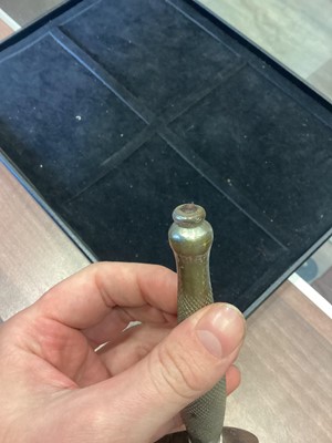 Lot 61 - FAIRBAIRN-SYKES-TYPE  COMMANDO DAGGER