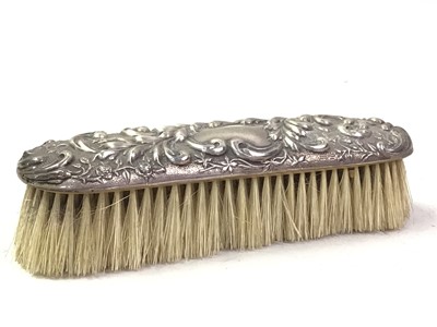 Lot 354 - SILVER BACKED BRUSH