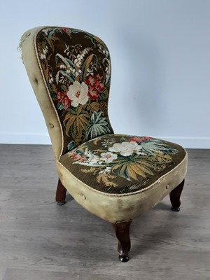 Lot 329 - VICTORIAN GOSSIP CHAIR