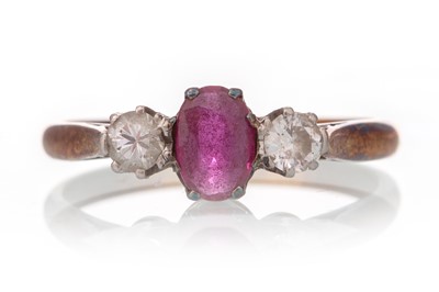 Lot 460 - RUBY AND DIAMOND RING