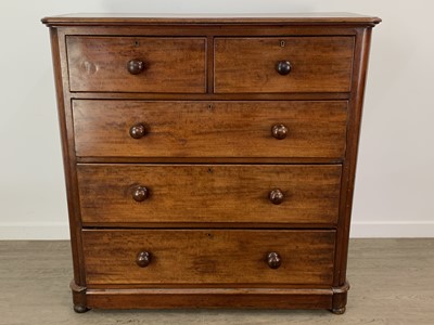 Lot 100 - VICTORIAN MAHOGANY CHEST OF DRAWERS