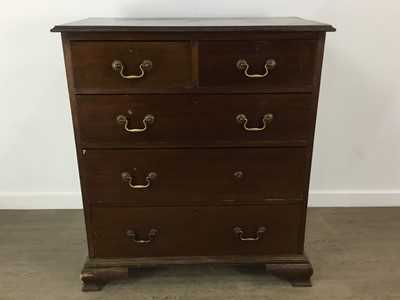 Lot 111 - EDWARDIAN MAHOGANY CHEST OF DRAWERS