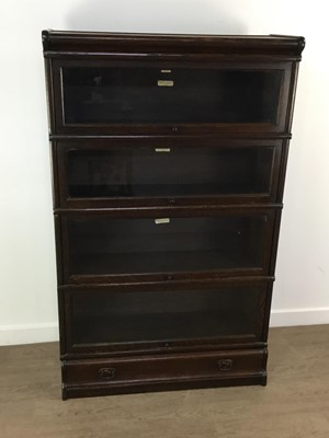 Lot 122 - GLOBE WERNICKE OAK SECTIONAL BOOKCASE