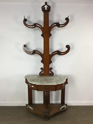 Lot 143 - VICTORIAN OAK HALLSTAND