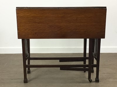 Lot 683 - ARTS & CRAFTS OAK GATELEG TABLE