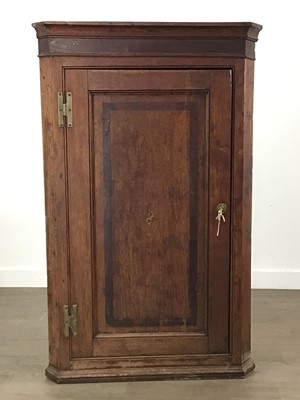 Lot 166 - OAK WALL MOUNTING CORNER CUPBOARD