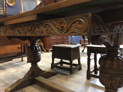 Lot 171 - OAK EXTENDING REFECTORY DINING TABLE