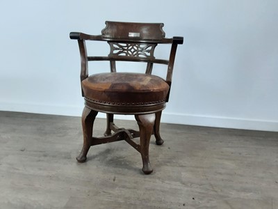 Lot 183 - GEORGE V OAK REVOLVING DESK CHAIR