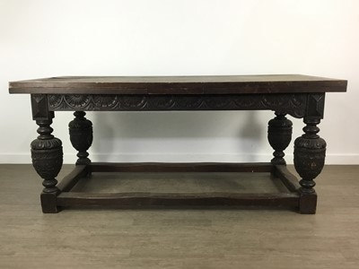 Lot 186 - OAK EXTENDING DINING TABLE