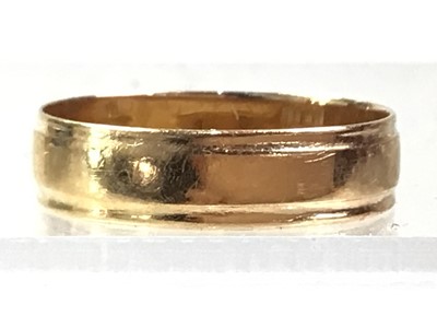 Lot 521 - NINE CARAT GOLD WEDDING BAND