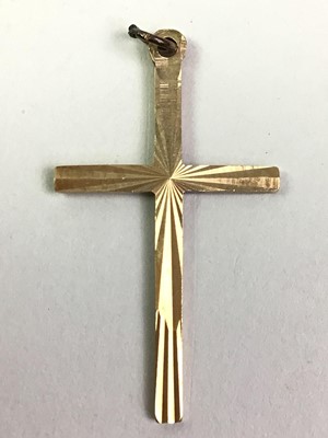 Lot 522 - CROSS PENDANT