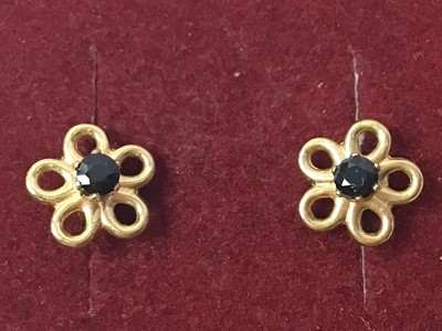 Lot 538 - PAIR OF NINE CARAT GOLD EARRINGS