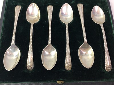 Lot 628 - SET OF GEORGE V SILVER TEA SPOONS